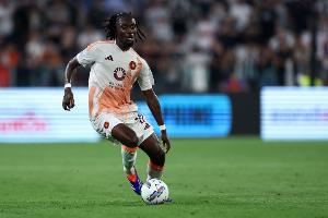 米体：齐沃原本想引进科内，但转会市场的走向让国米只能买迪乌夫