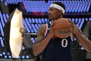 比尔：我的身体状况比预期更理想 队里都是老将&理解教练战术很快