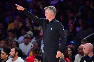 科尔谈负荷管理：这是个掌控节奏的过程 赛前就准备用12人